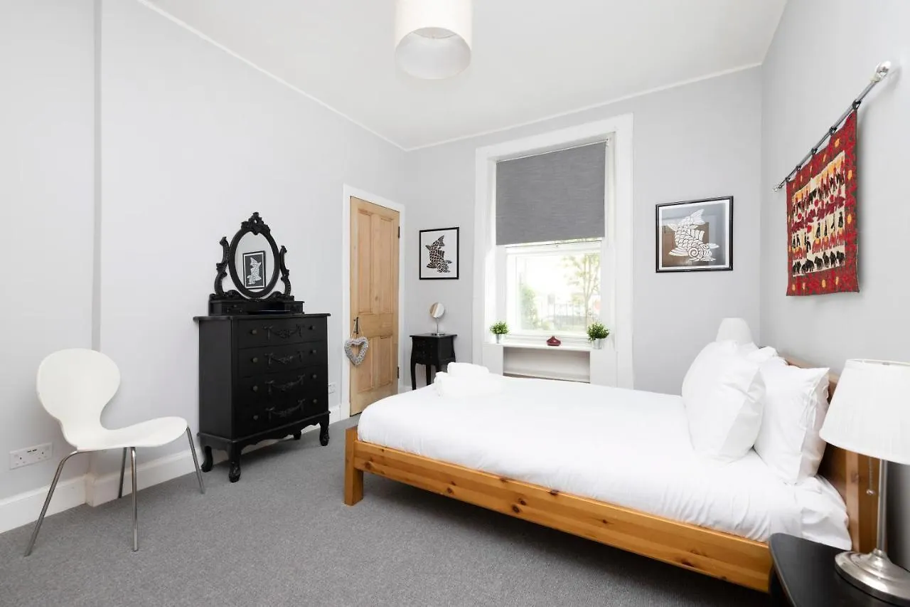 Joivy Charming Apartment Near Leith Links With Patio Edynburg