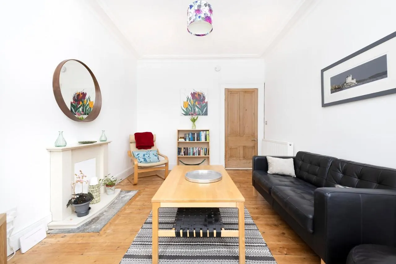 Joivy Charming Apartment Near Leith Links With Patio Edynburg 0*,  Wielka Brytania